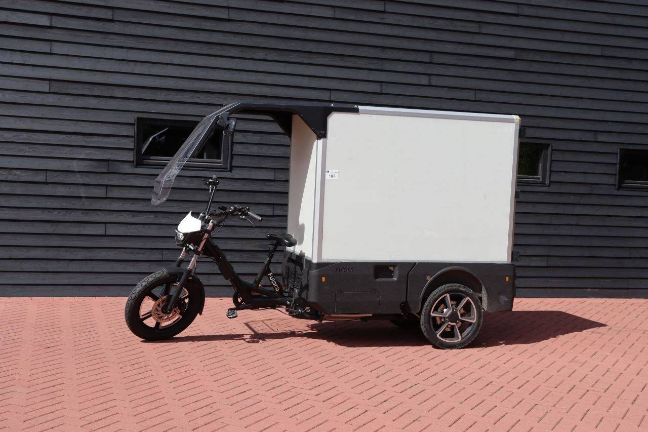 Bicicletta cargo Fulpra con bauletto chiuso 2025