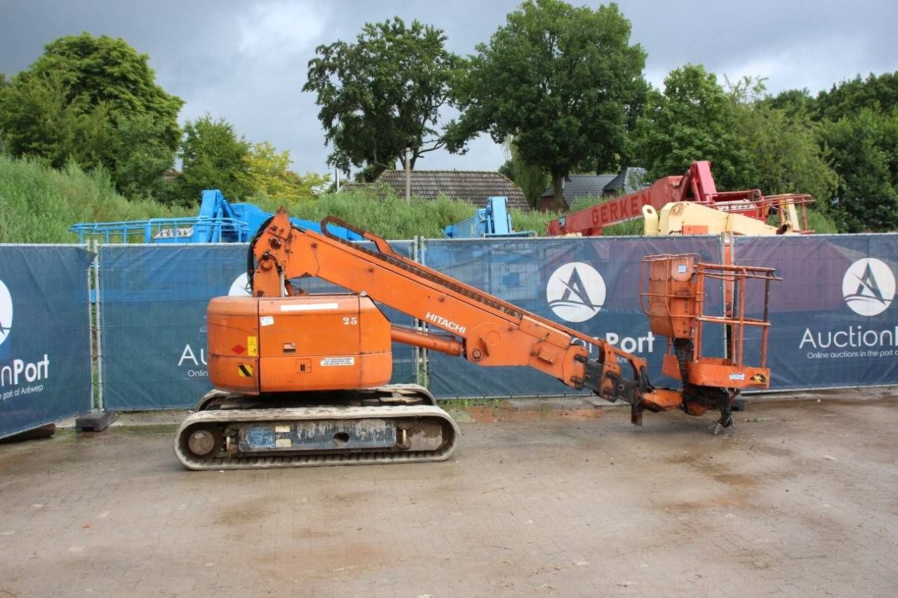 Hitachi HX99B Diesel 11.7m Telescopic Boom Lift 2000