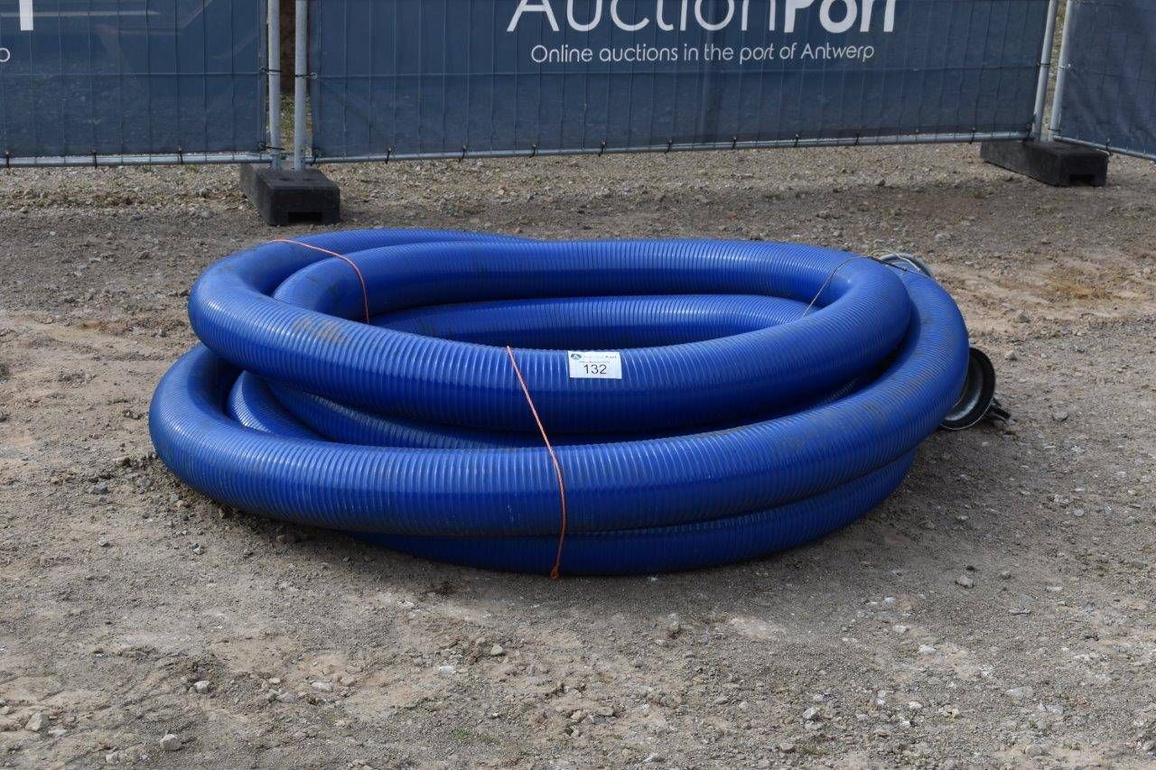 6 inches/6 inch hoses