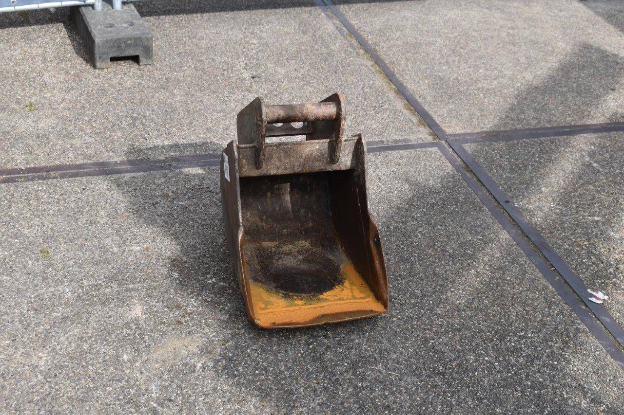 Digger bucket