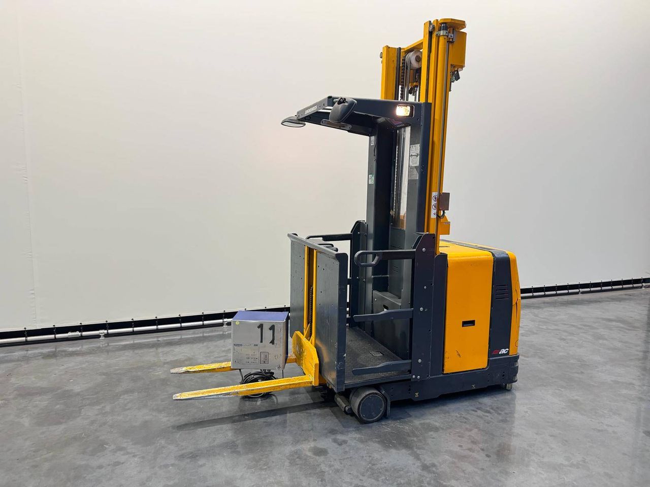 Order picking truck Jungheinrich EKS 310K-400ZT Electric