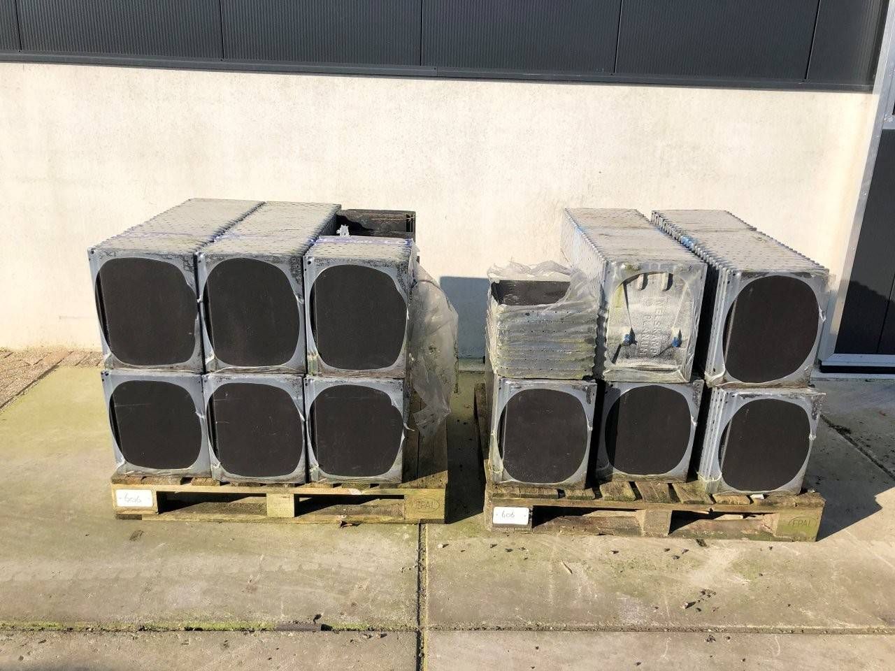 Batch of Roof Tiles Nelskamp-Planum 335x420mm New