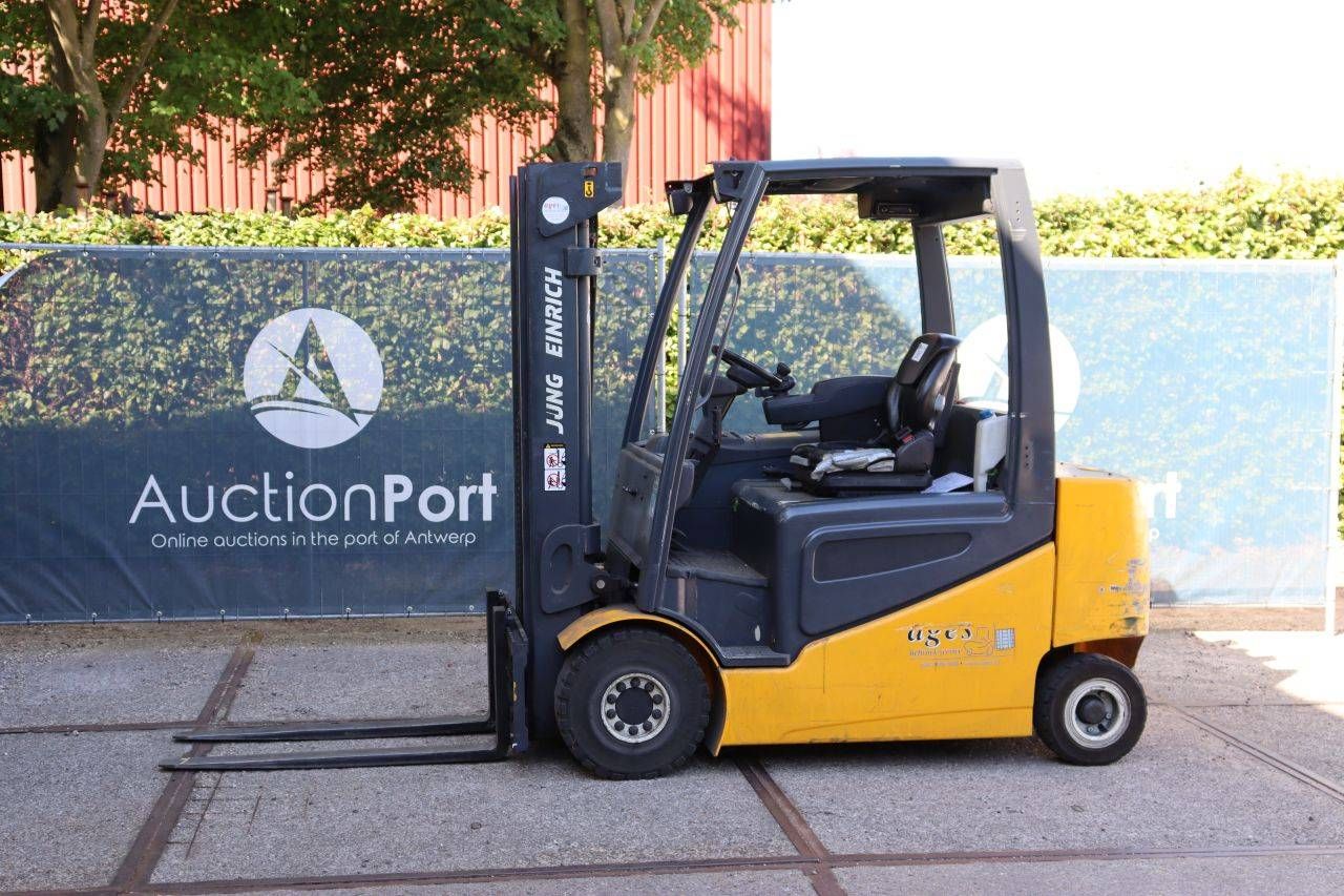 Carrello elevatore Jungheinrich EFG 425s elettrico, portata 2400 kg, anno 2014.