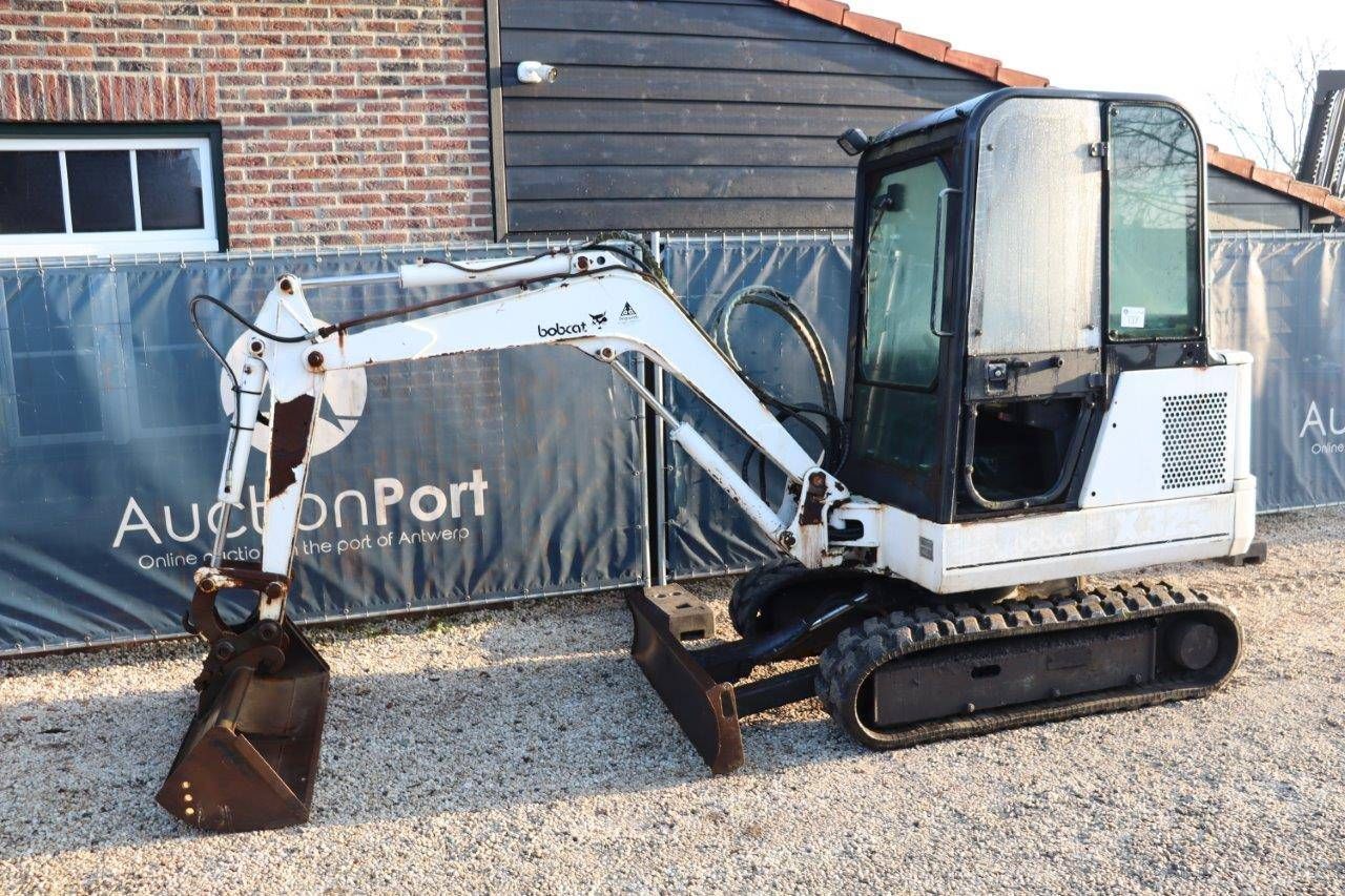 Mini digger Bobcat 325 Diesel