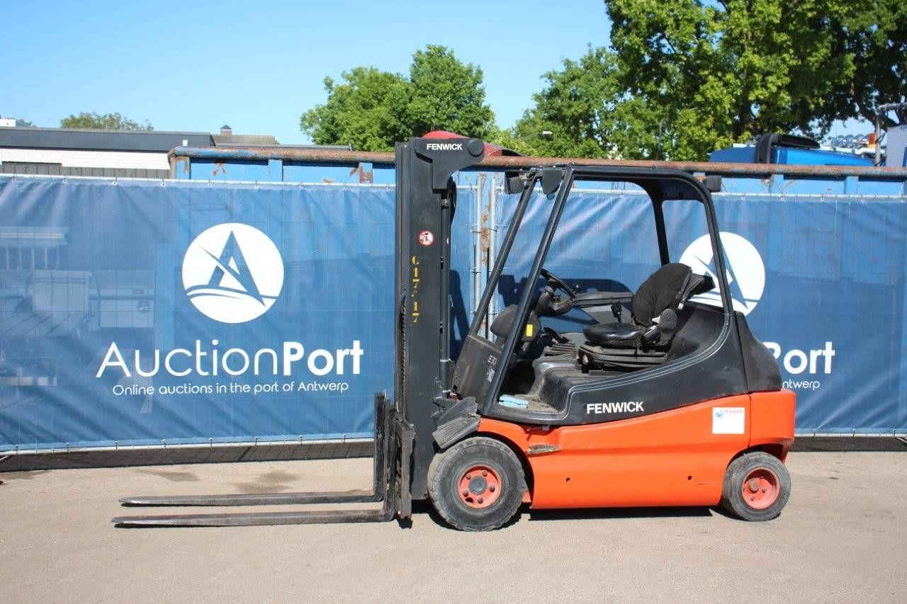 Forklift Fenwick-Linde E30/03 Electric 3000kg 4.5m 2009