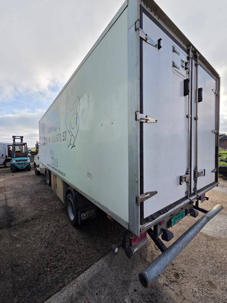 Closed Semi-Trailer BUNK 2002
