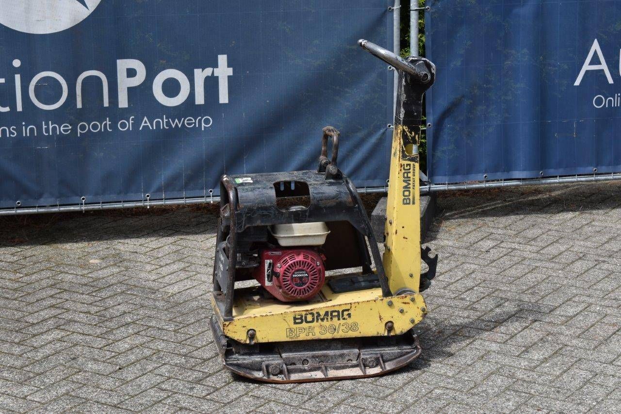 Vibratory plate Bomag BPR 30/38 Petrol