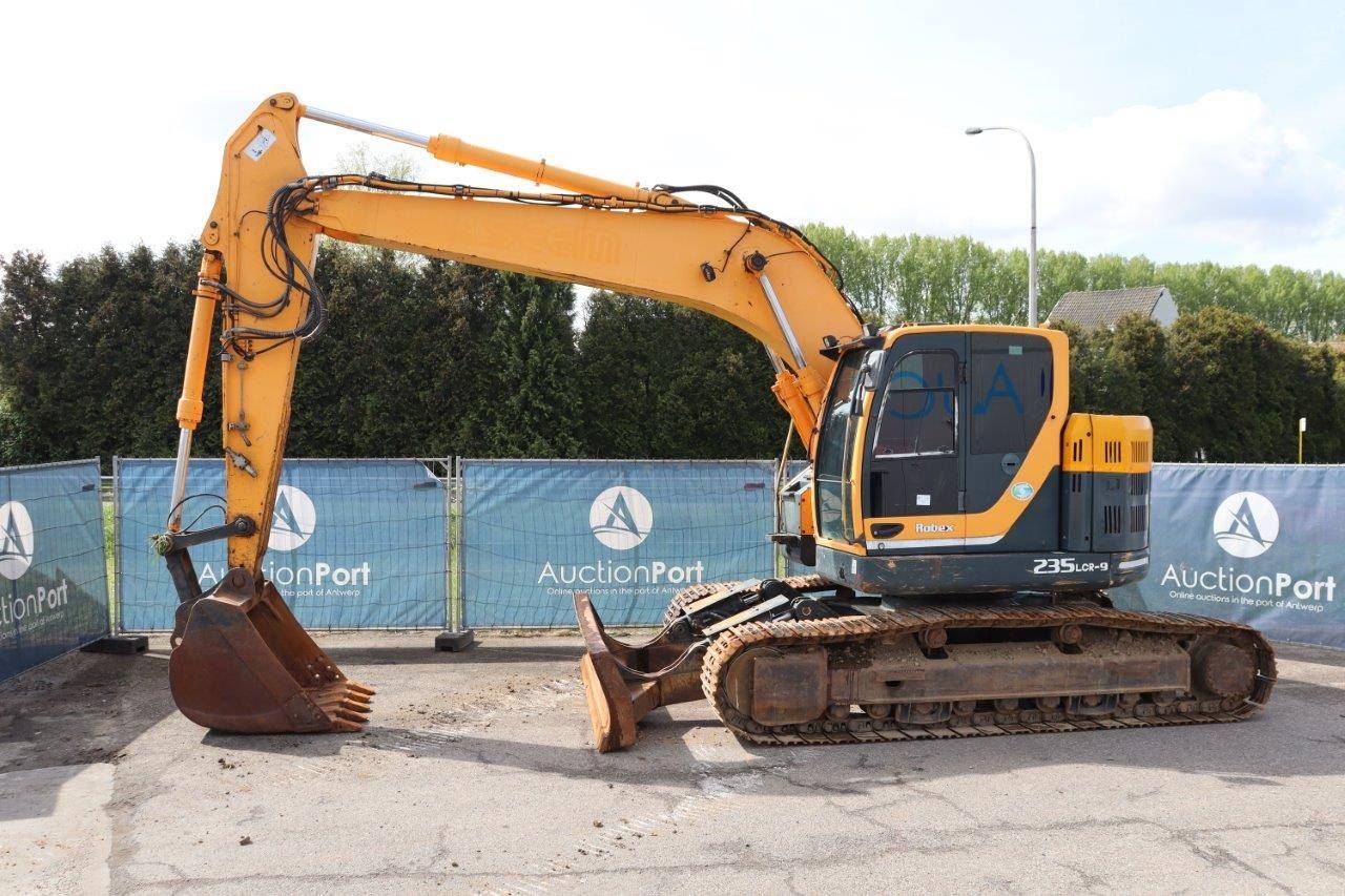 Crawler excavator Hyundai Robex235LCR-9 Diesel 145hp 2011