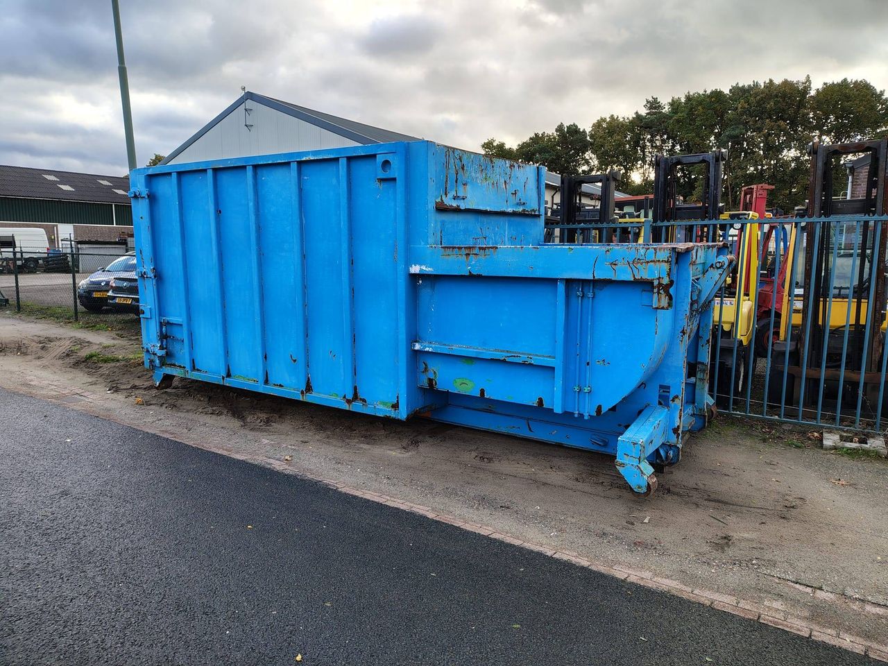 Press container