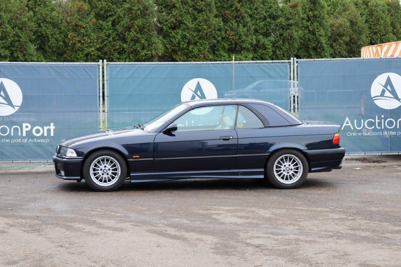 Personenauto BMW 320i Benzine 1998