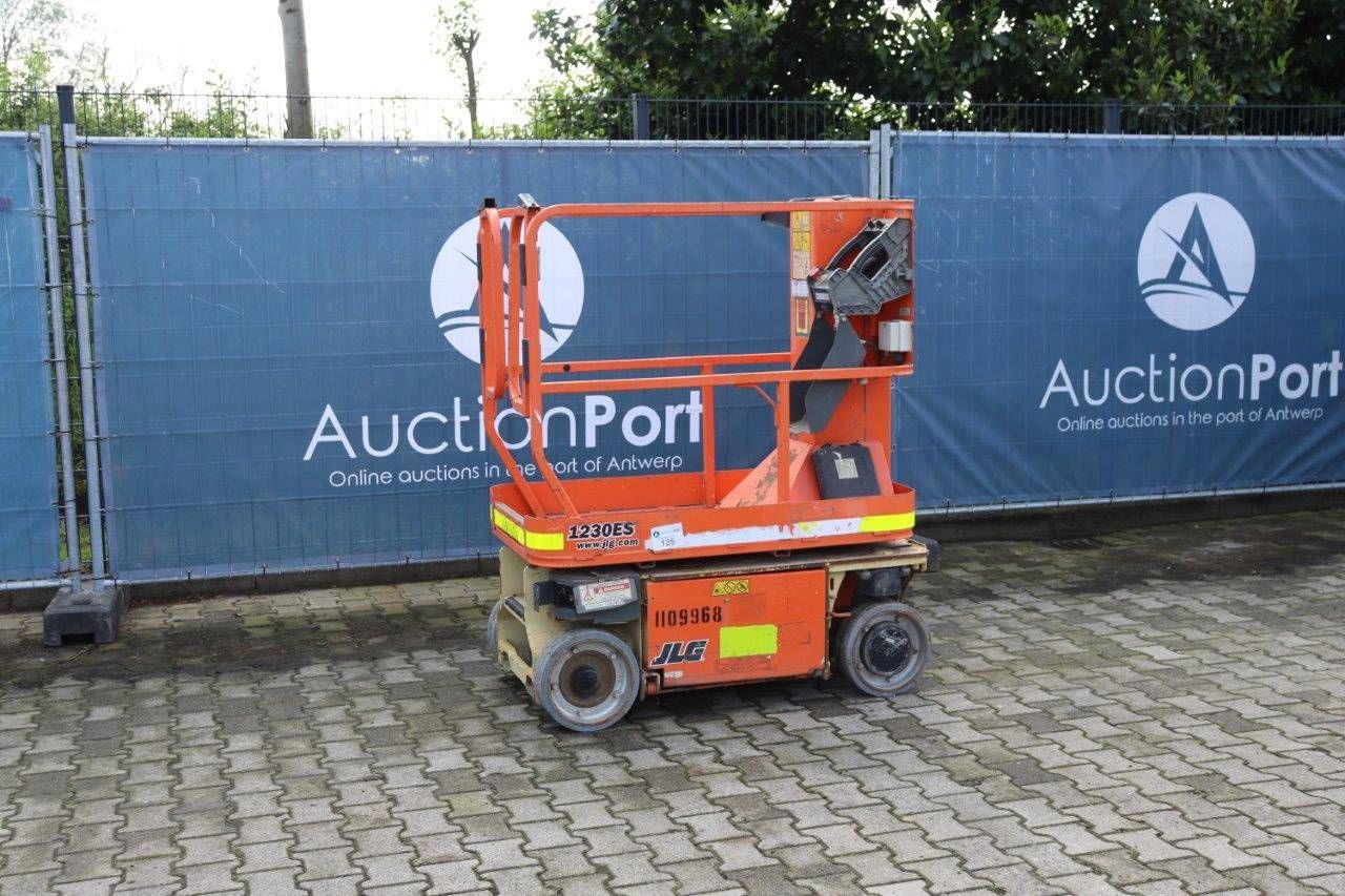 Mast lift JLG 1230ES Electric 230kg 5.66m 2012