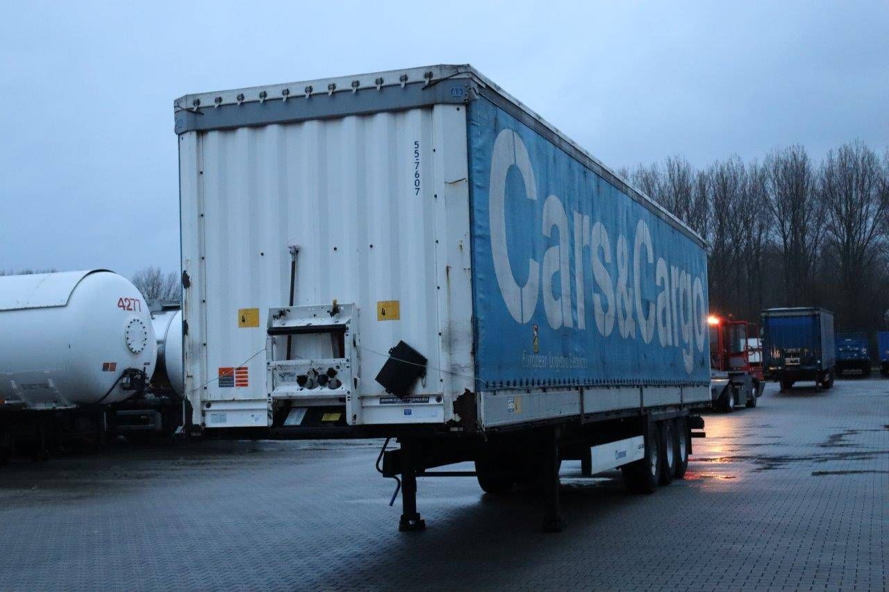 Sliding curtain semi-trailer Krone SD 2015