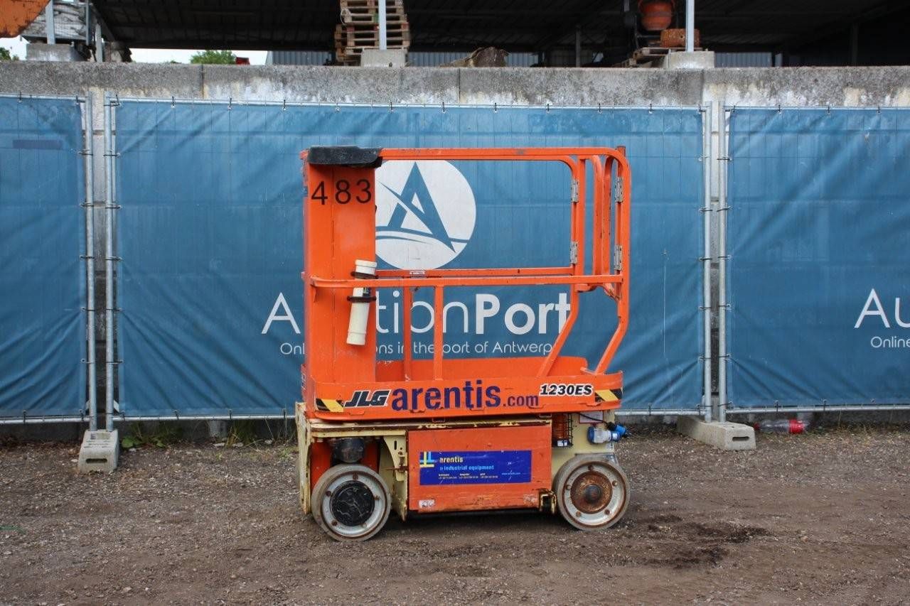 Mast lift JLG 1230E Electric 5.66m 2017