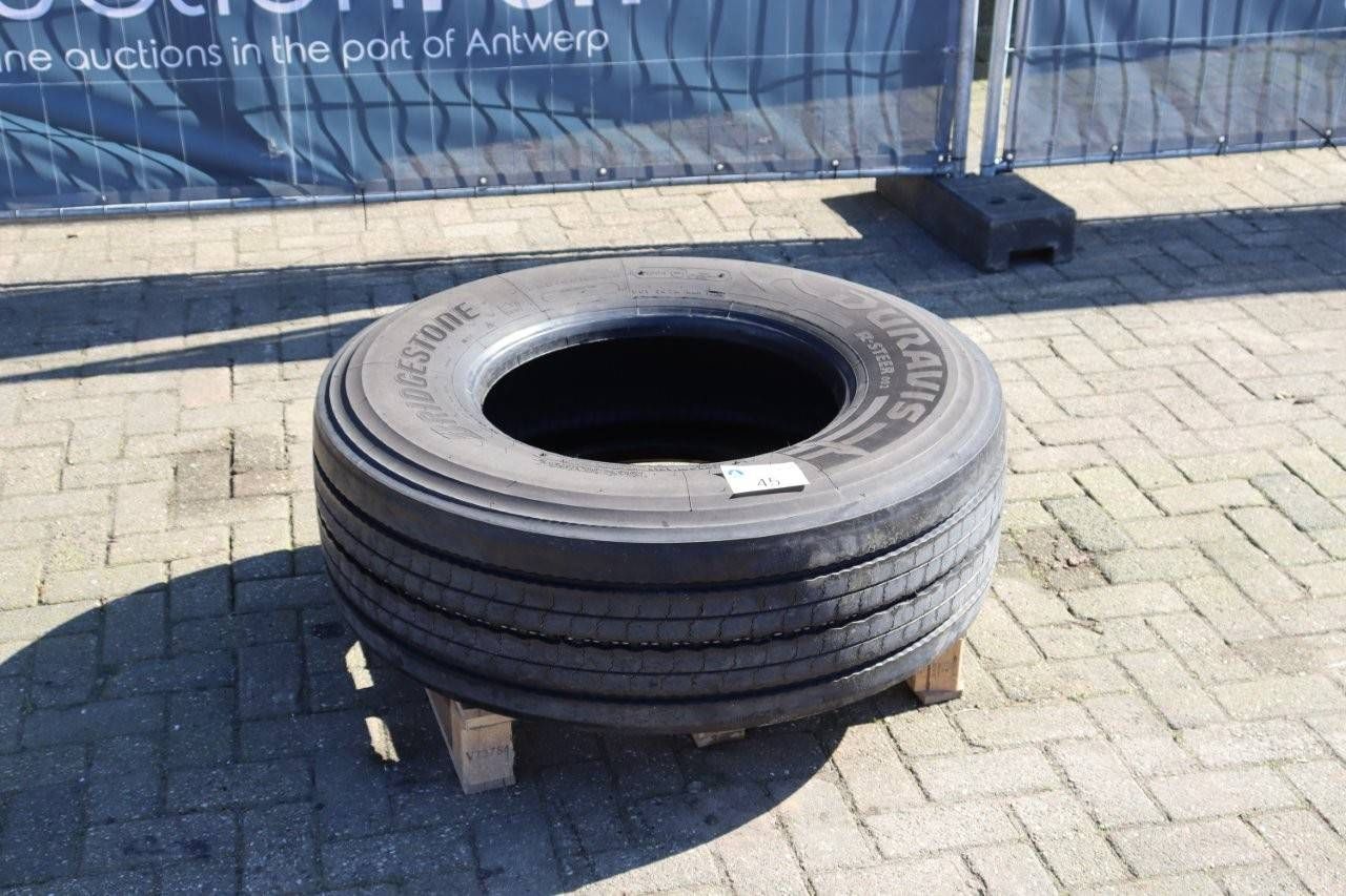 Tires Bridgestone 385/65R22.5