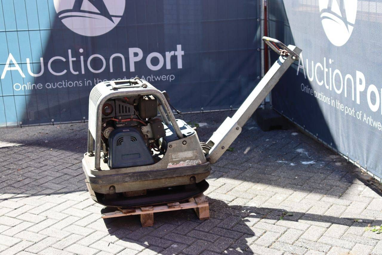 Piastra vibrante Yanmar SWEPAC FB 250 Diesel 2012
