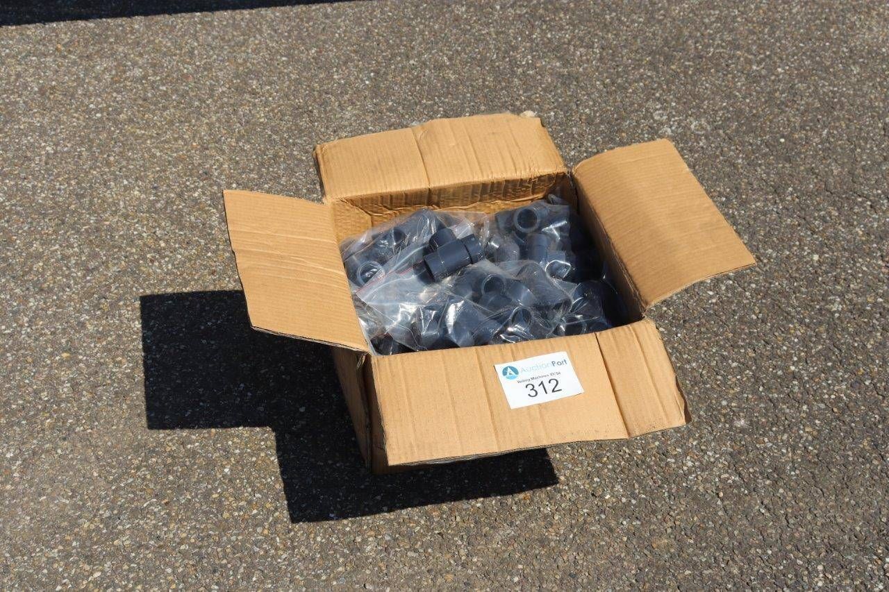 Partij PVC T-stuks ERA Nieuw