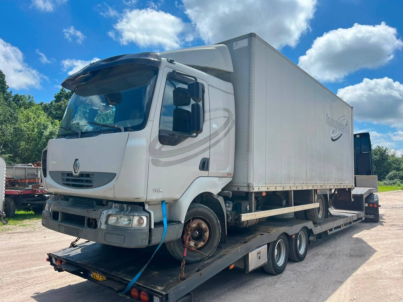 Box truck Truck Renault Midlum 190 Diesel 190hp 2009