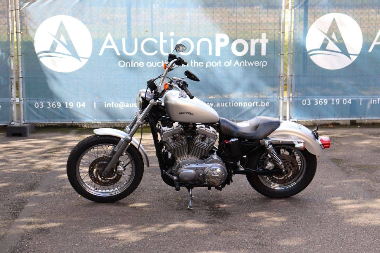 Harley-Davidson Sportster XL 883 Roadster