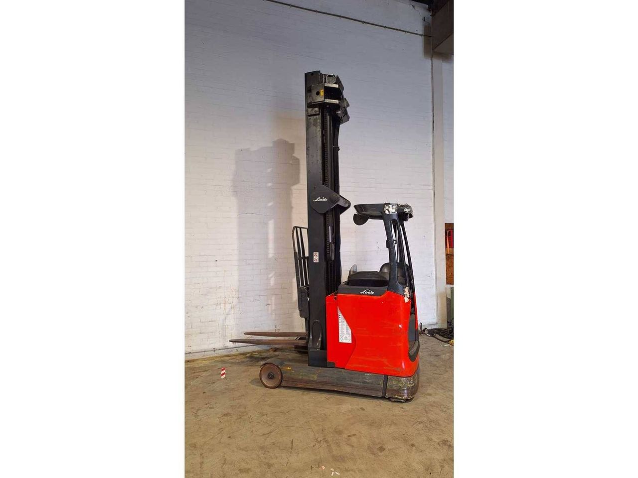 Reach truck Linde R14HD-01 Electric 1400kg 2014