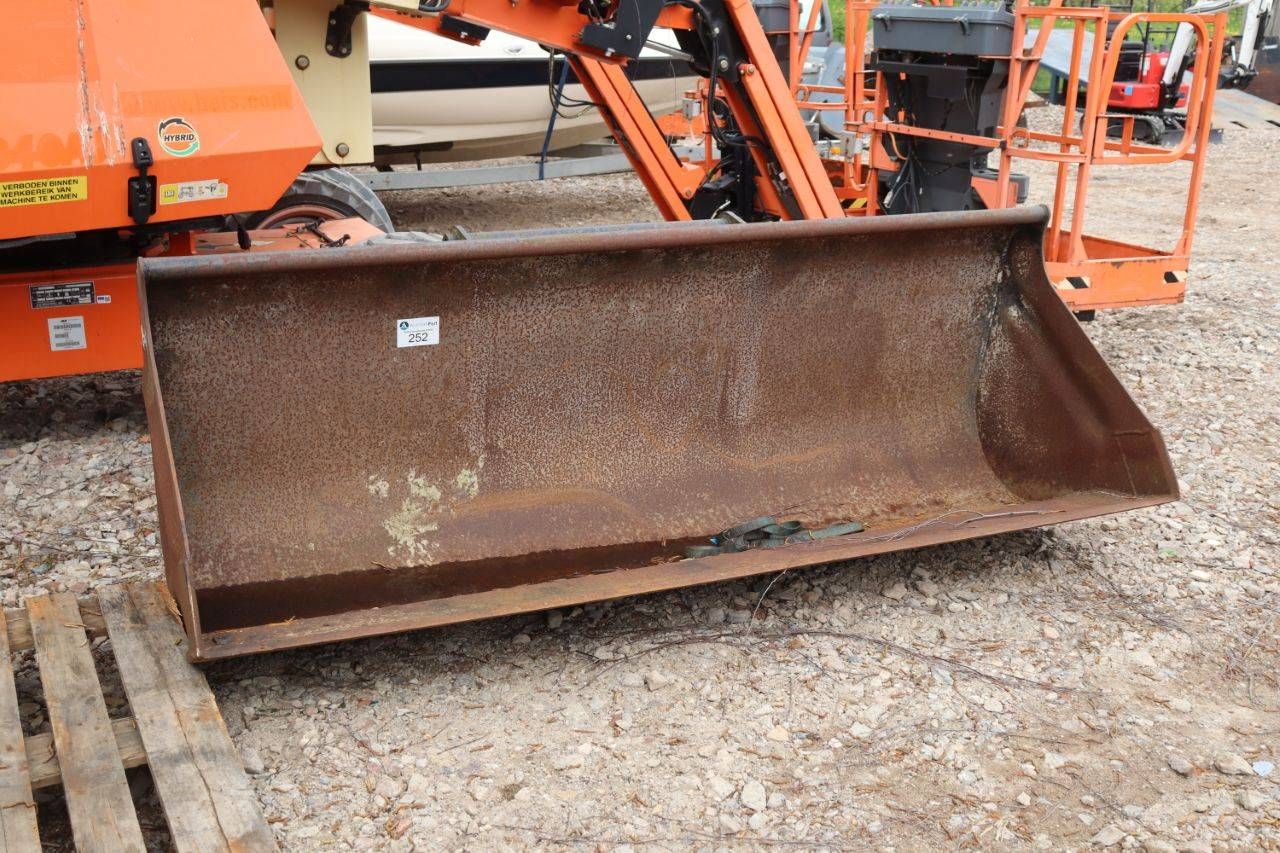 Soil bucket