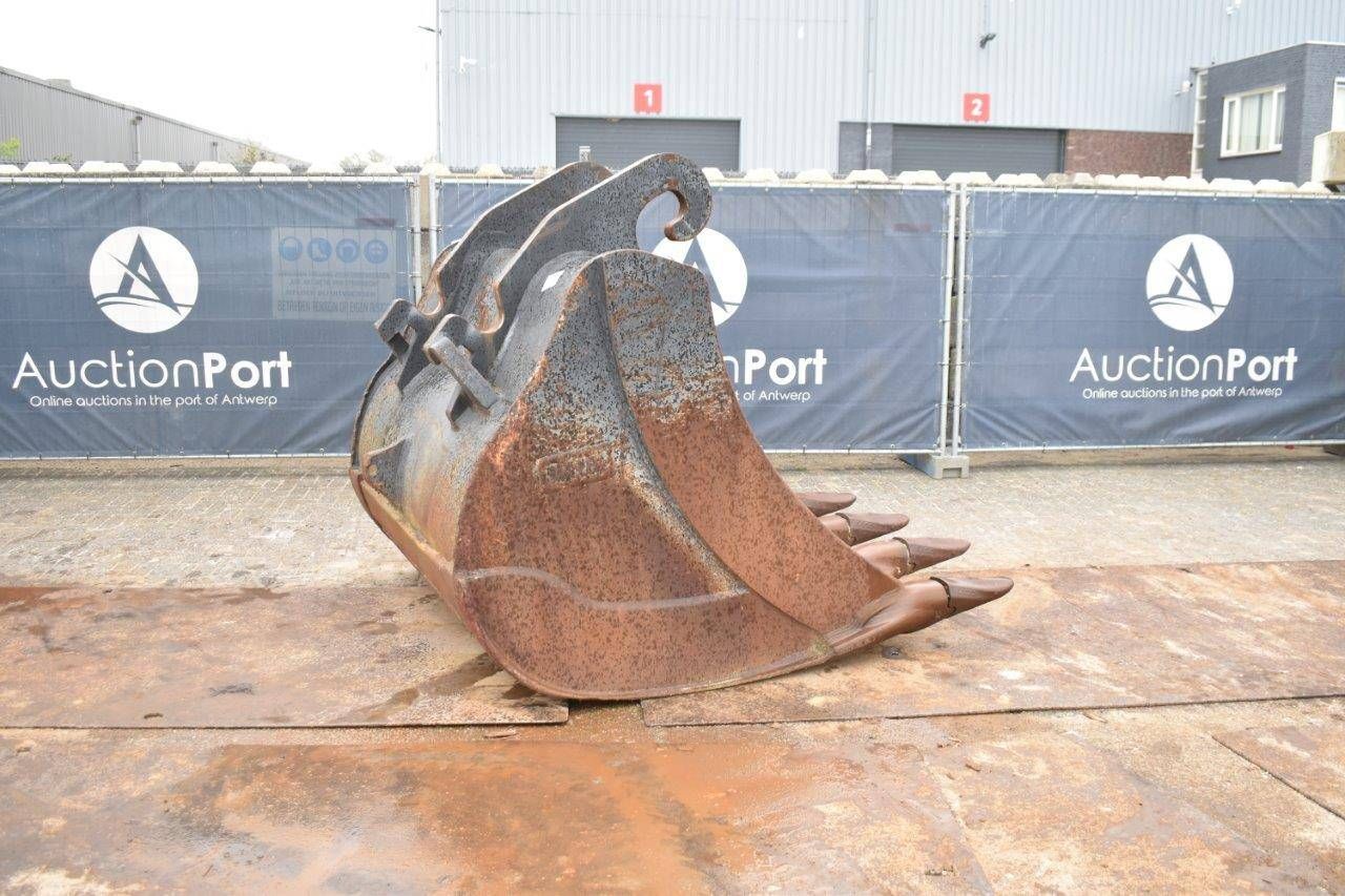 Digger bucket