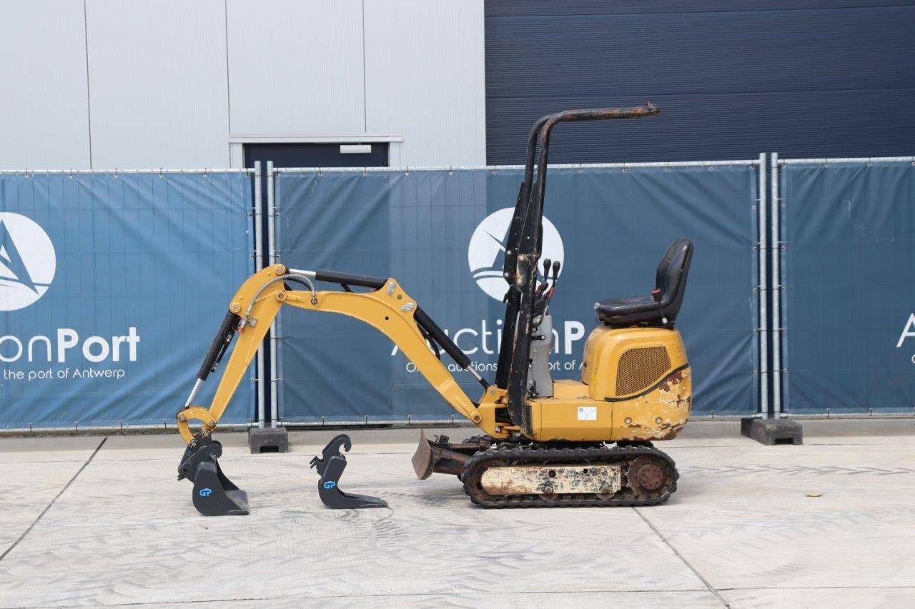 Mini digger Caterpillar 300.9D Diesel