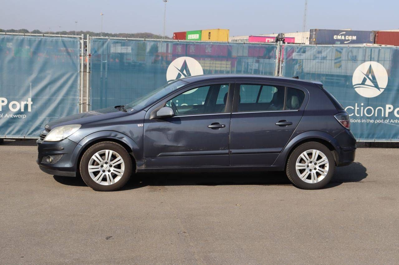 Passenger car Opel Astra Petrol 115hp 2009 (Margin)