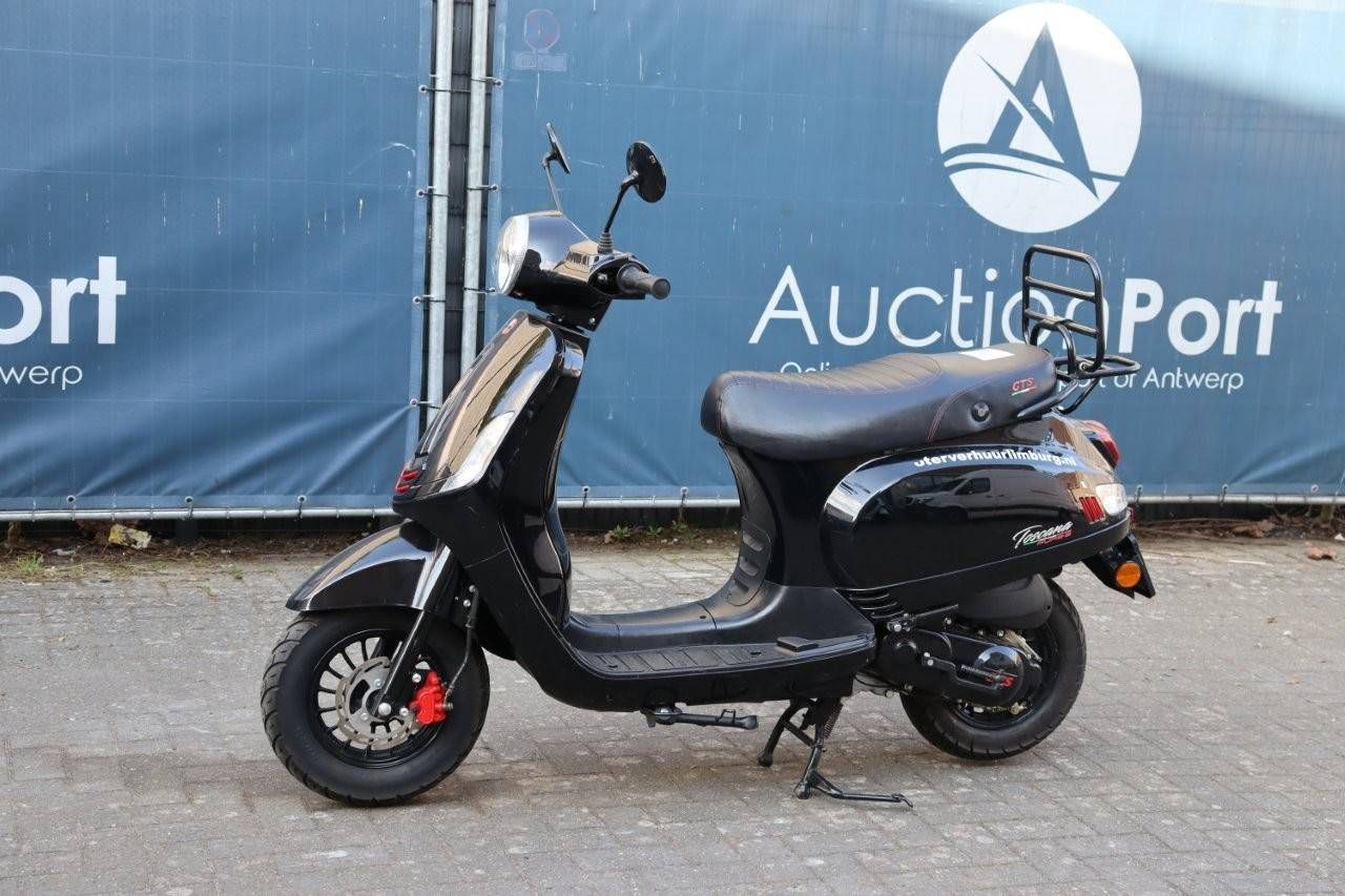 Scooter GTS Toscana PURE-S Gasolina 3 CV 2019 (Margen)