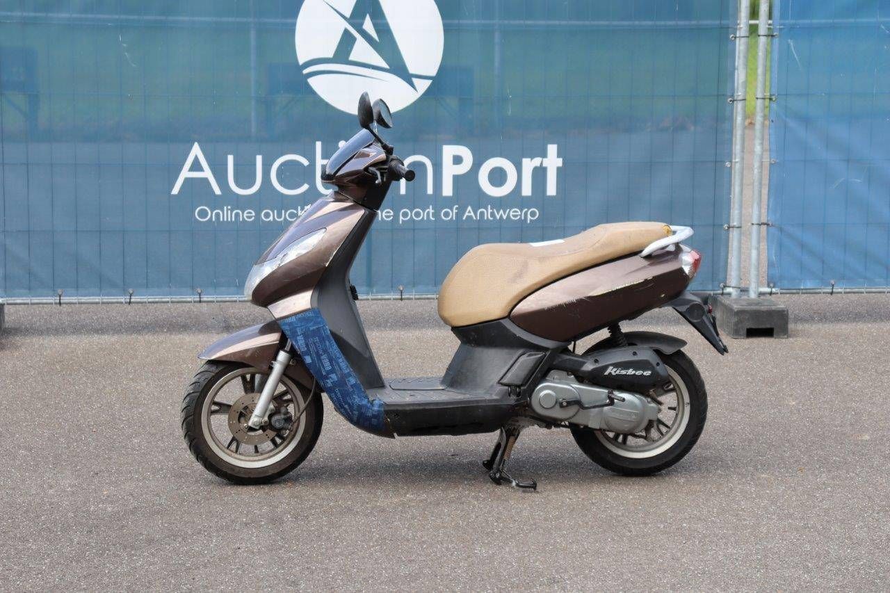 Scooter Peugeot Kisbee 2017 (Margin)