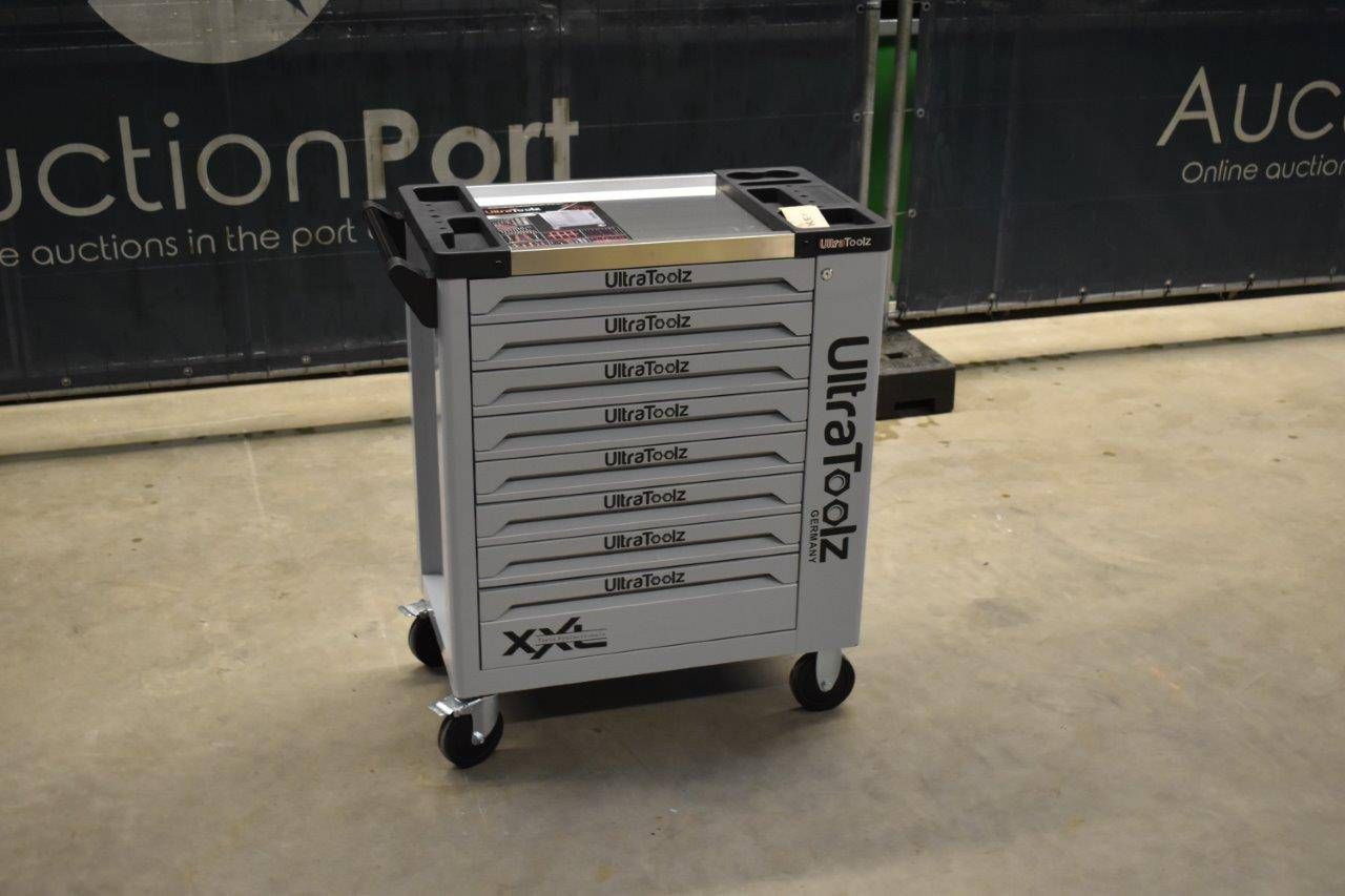 Tool cabinet Ultratoolz with tools New