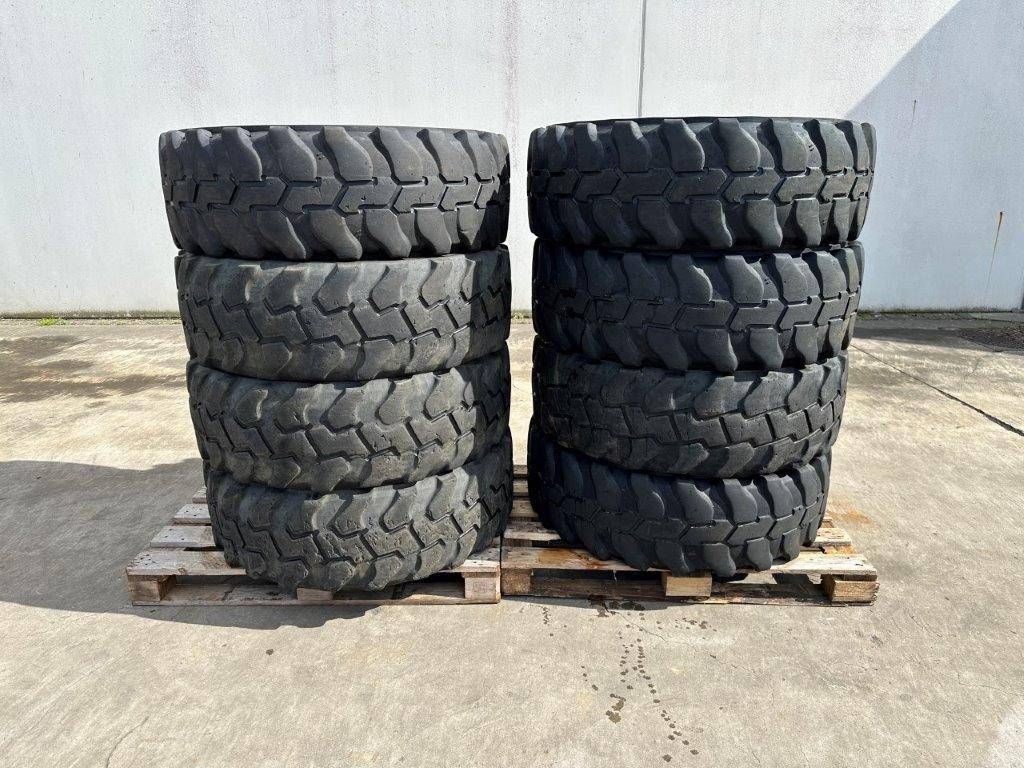 Crane tires Trexcavator 315/80 R22.5 with rim 8 pieces