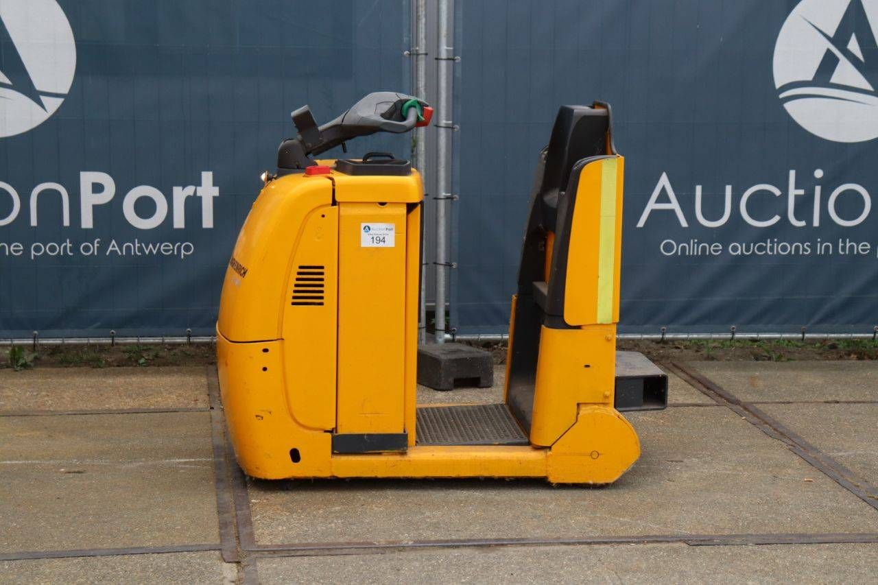 Jungheinrich EZS 350 Electric Tractor 2011