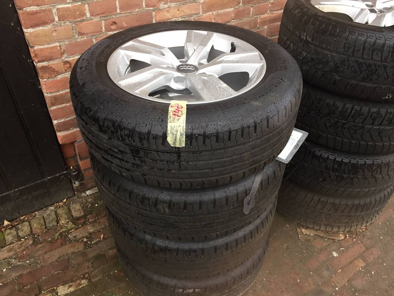 Audi tires with rims (Margin)