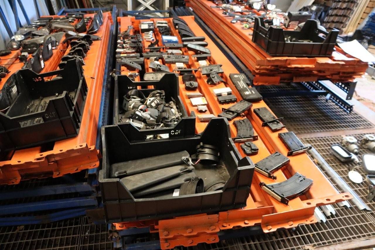 Lot of Various Car Parts BMW (Margin)