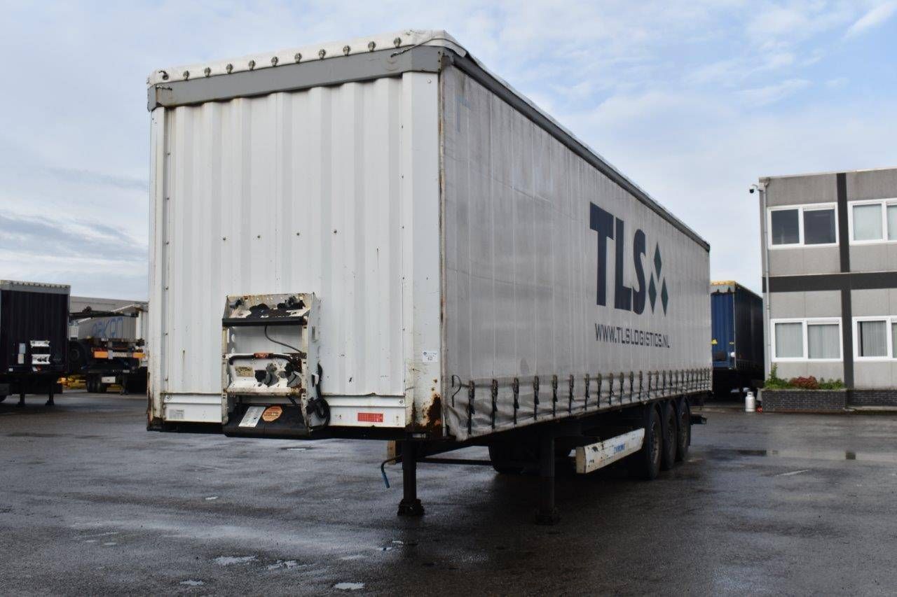 Sliding curtain semi-trailer Krone SD