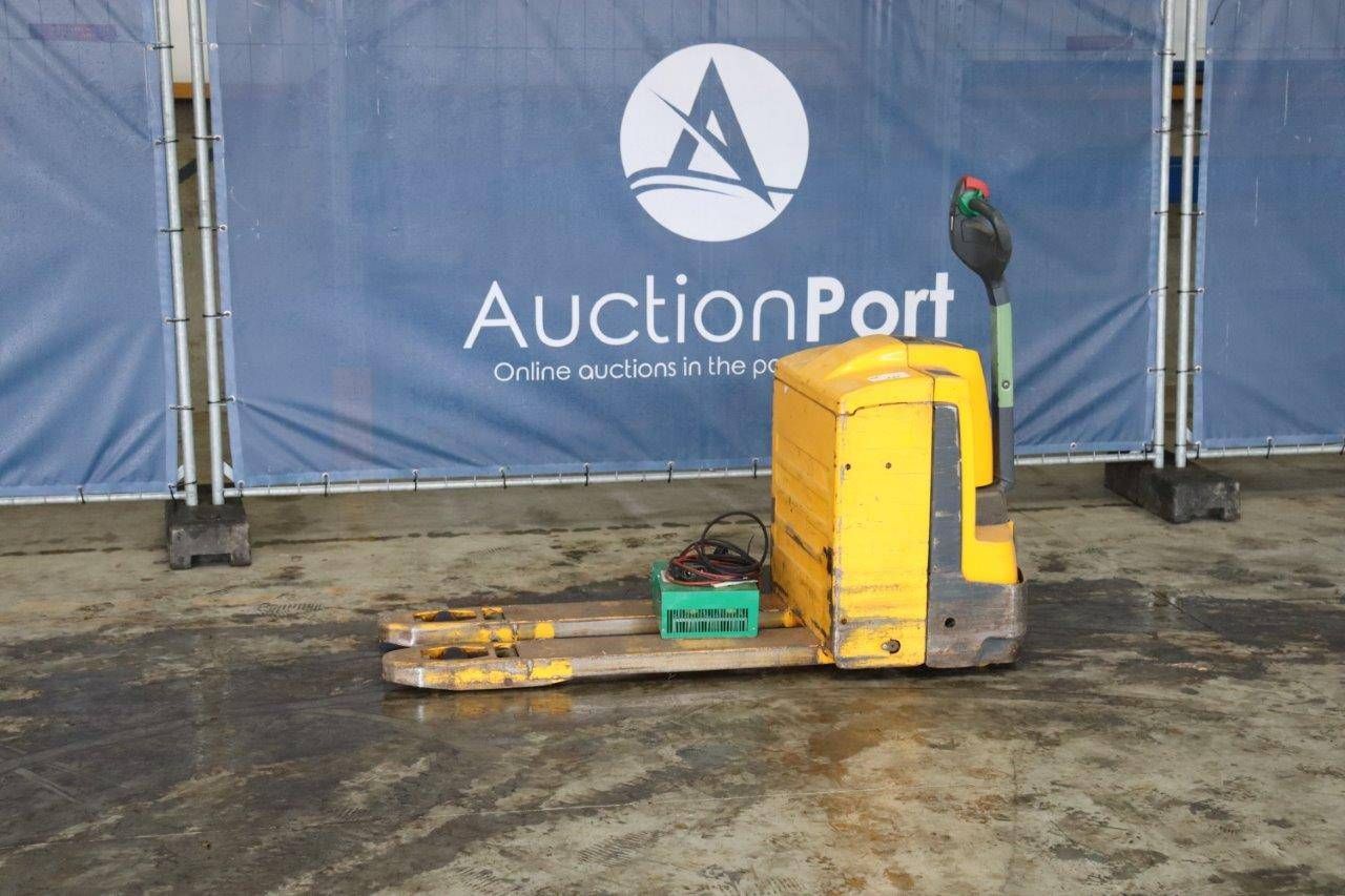 Pallet truck Jungheinrich EJE220 Electric 2000kg 2013