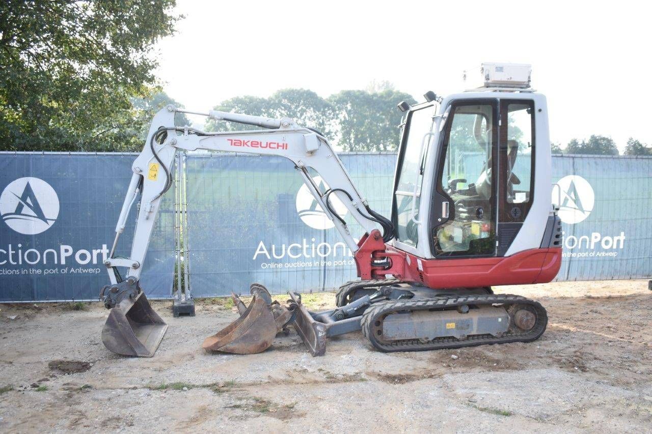 Mini digger Takeuchi TB228 Diesel