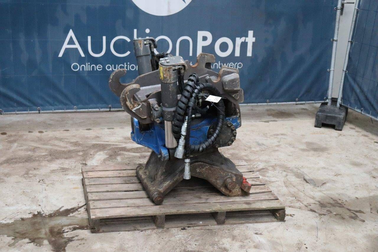 Tilt rotator