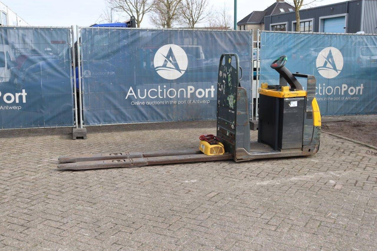 Pallet truck Jungheinrich ECE 225 Electric 2500kg 2014