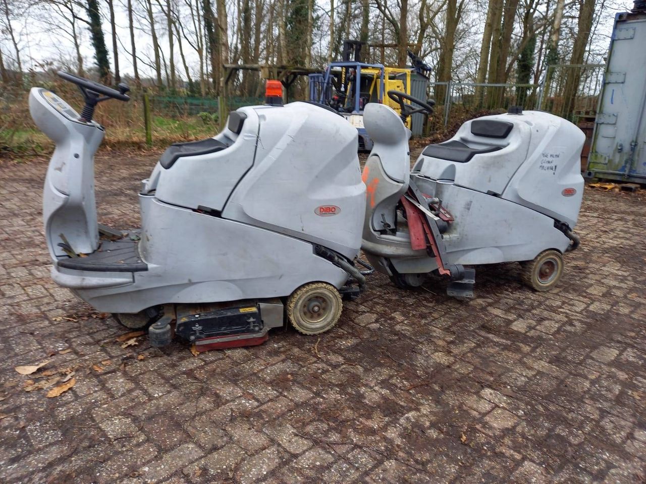 Scrubbing machine DiBo 2 pieces Electric 