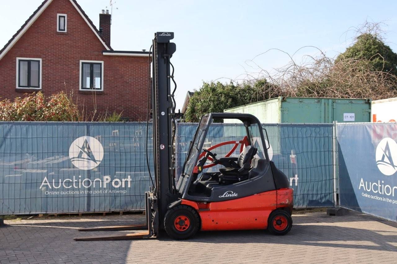 Forklift Linde E30-03 Electric 3000kg 6.0m 2010