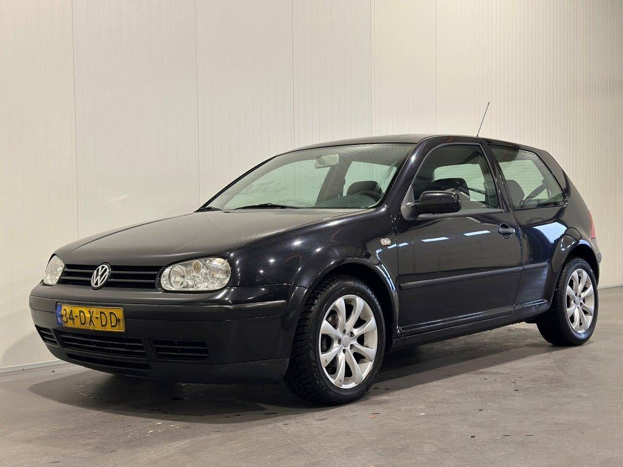 Volkswagen Golf Petrol 101hp 2000