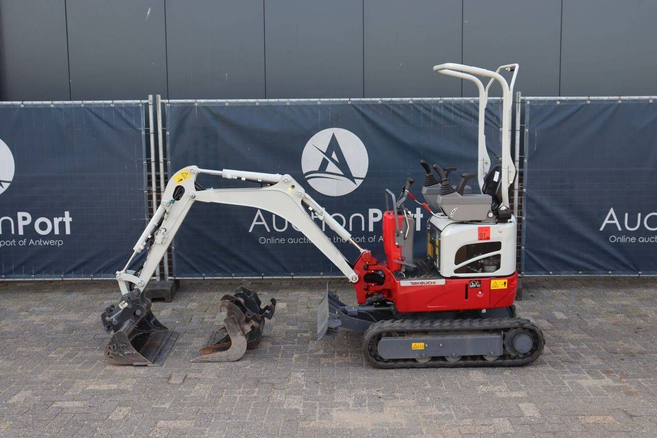 Minigraver Takeuchi TB210R Diesel 8.8kW 2025