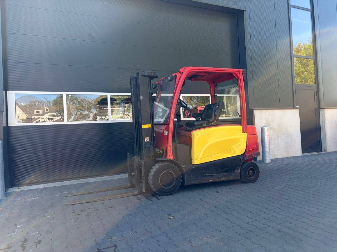Hyster J3.5XN Electric Forklift 3340kg 4.61m 2013