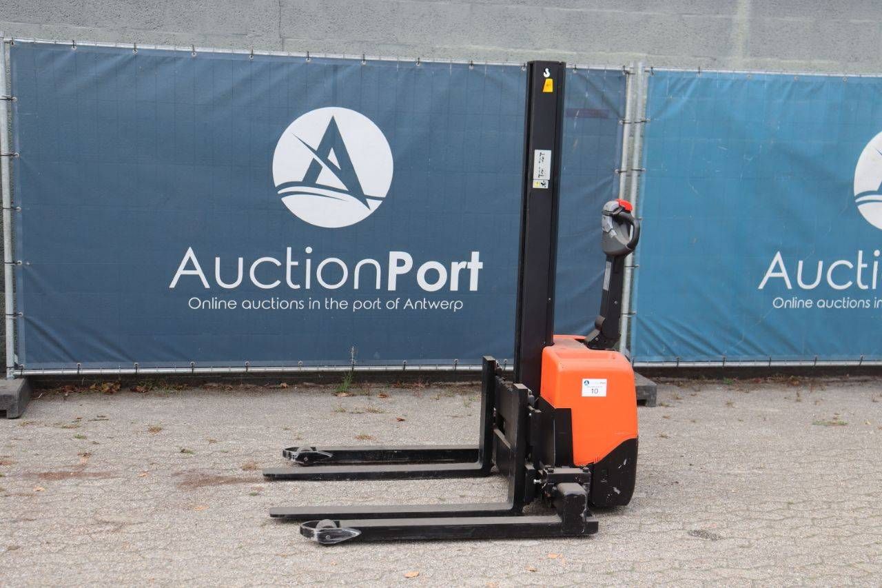 Stacker BT HWE100S Electric 1000kg 1.54m 2009
