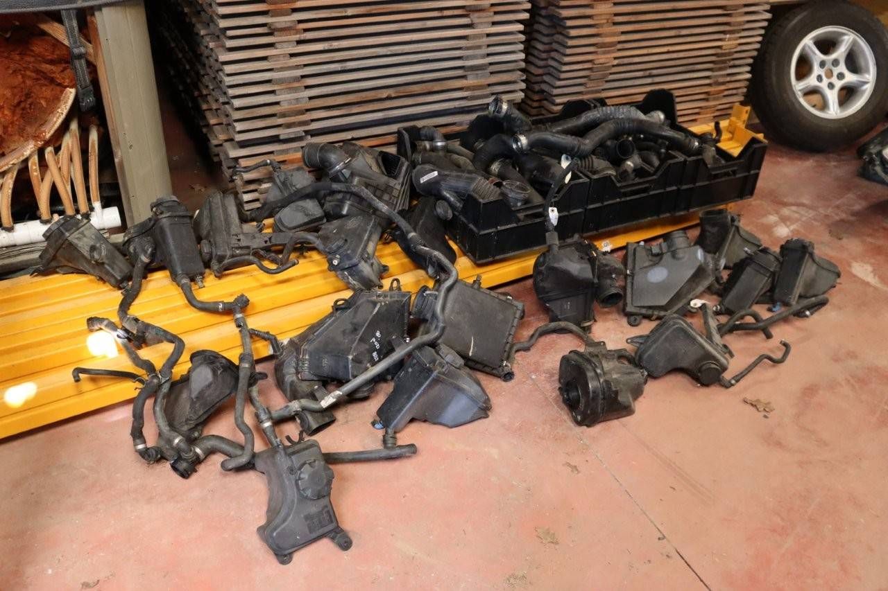 Lot of Various Car Parts BMW (Margin)