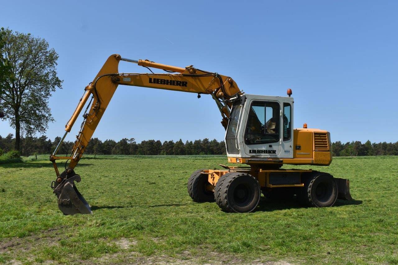 Bagger Liebherr Diesel