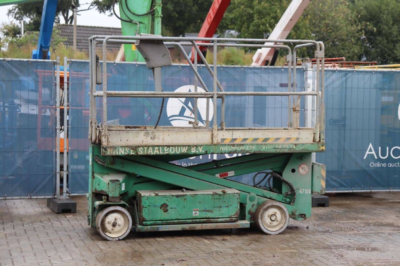 Scissor lift UpRight SL20 Electric 8.1m 2000