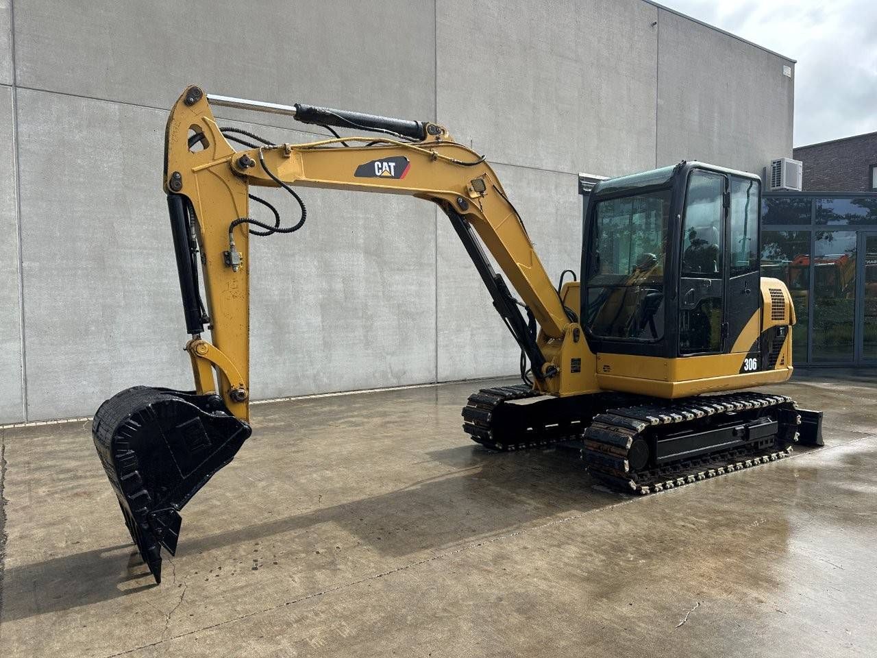Midi excavator Caterpillar 306 Diesel 2012