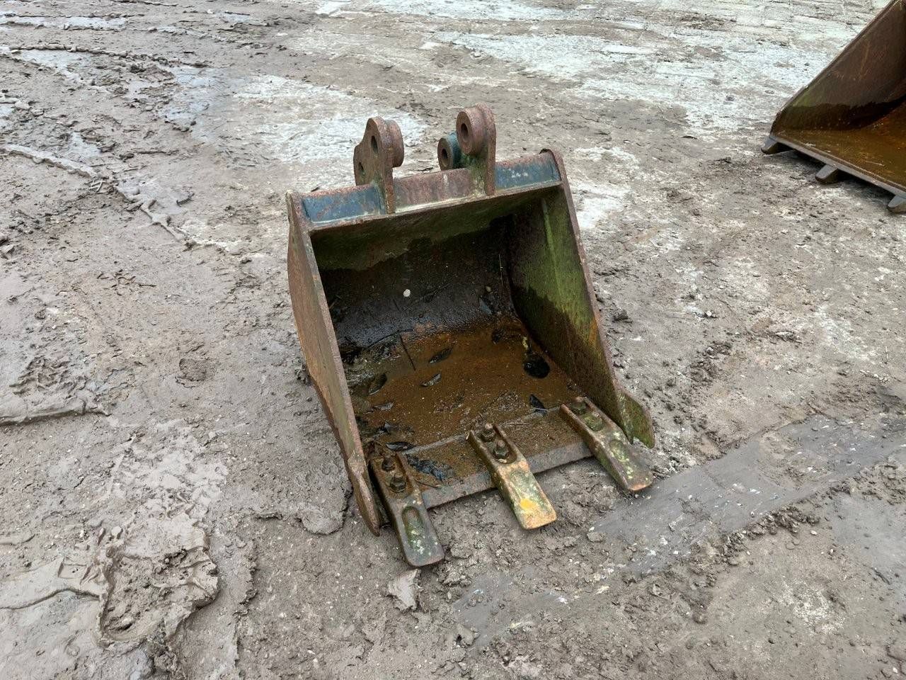 Excavator bucket